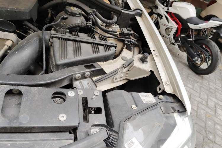 Used BMW X3 2014 xDrive20i X Design Package Engine Bay Left