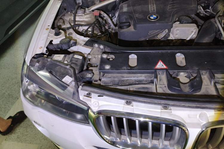 Used BMW X3 2014 xDrive20i X Design Package Engine Bay Right