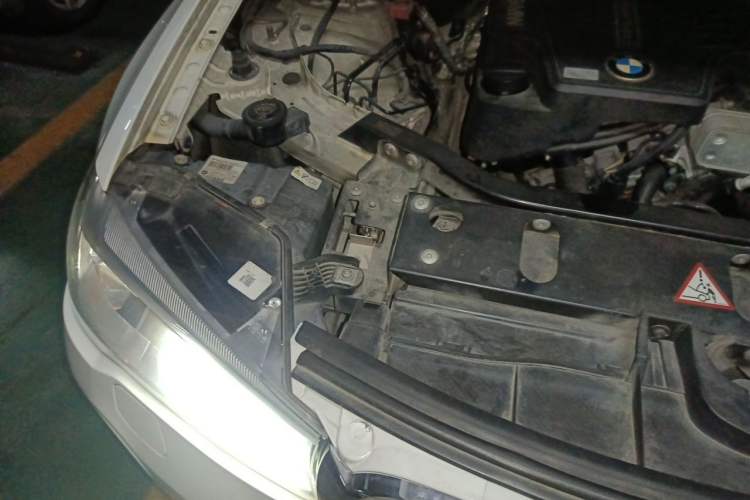 Used BMW X3 2014 xDrive20i X Design Package Engine Bay Right