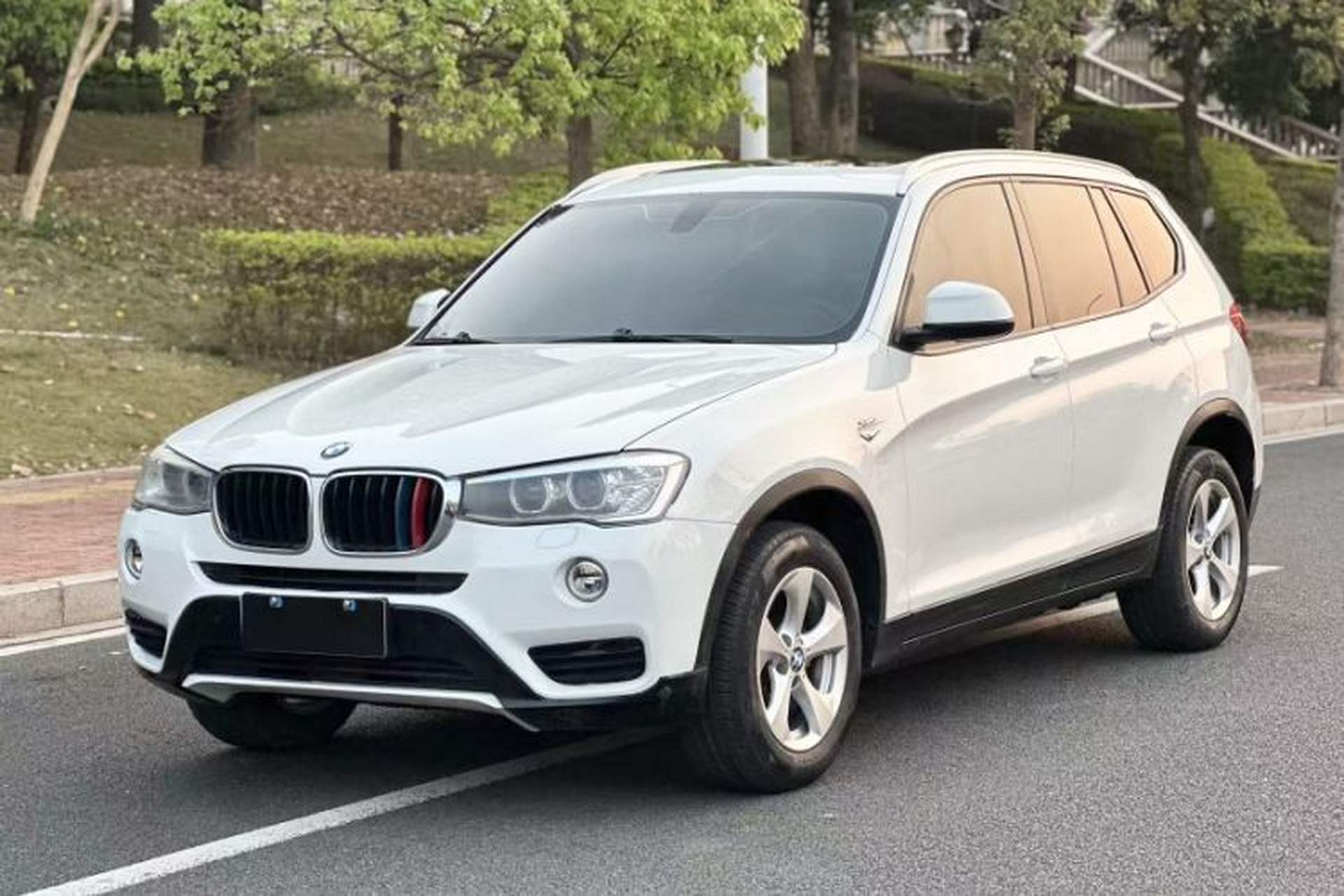 Used BMW X3 2014 xDrive20i Leading Model Front Left 45 Deg