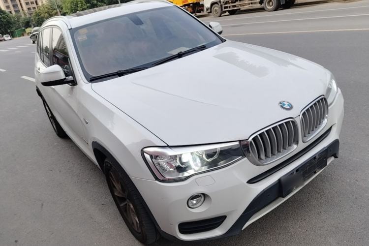 Used BMW X3 2014 xDrive28i Leading Model Front Right 45 Deg