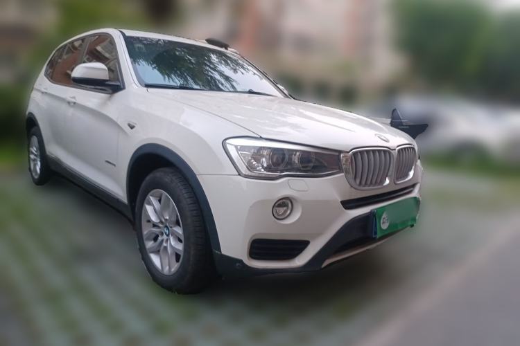 Used BMW X3 2014 xDrive28i Leading Model Front Right 45 Deg