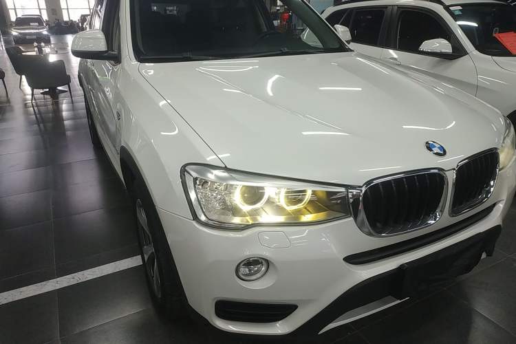 Used BMW X3 2014 xDrive20i Leading Model Front Right 45 Deg