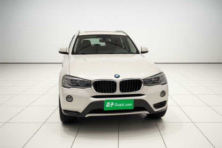 Used BMW X3 2014 xDrive20i Leading Model Front Right 45 Deg