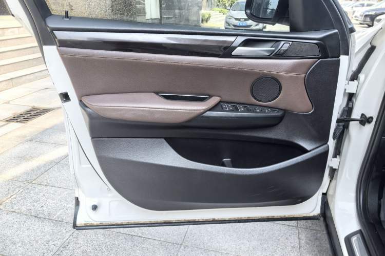 Used BMW X3 2014 xDrive20i X Design Package Interior 10