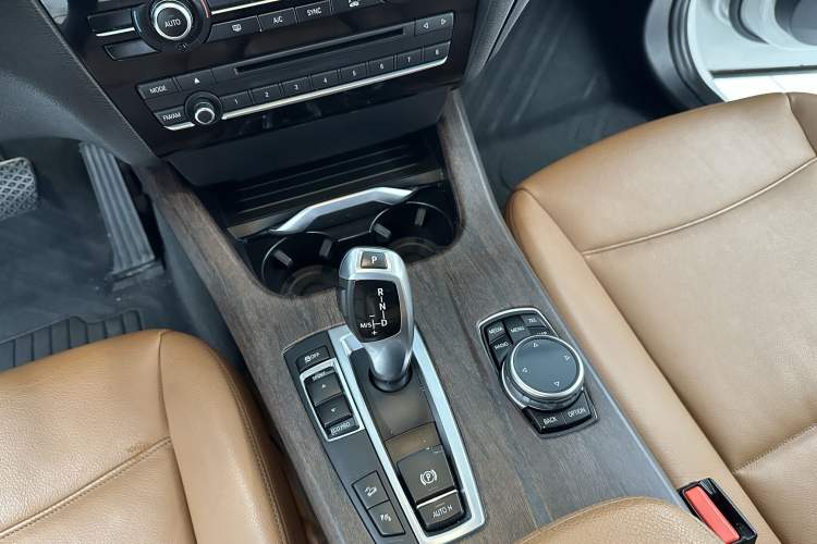 Used BMW X3 2014 xDrive28i Leading Model Interior 12