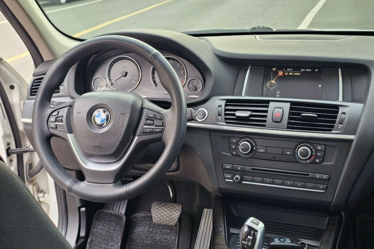 Used BMW X3 2014 xDrive20i Leading Model Interior 2