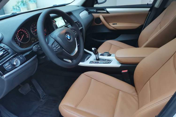 Used BMW X3 2014 xDrive28i Leading Model Interior 2