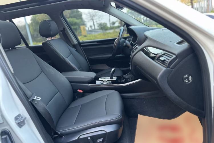 Used BMW X3 2014 xDrive20i Leading Model Interior 4