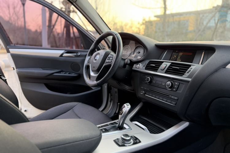 Used BMW X3 2014 xDrive20i Leading Model Interior 4
