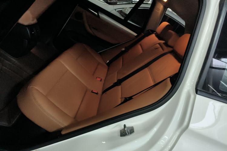 Used BMW X3 2014 xDrive28i X Design Package Interior 4
