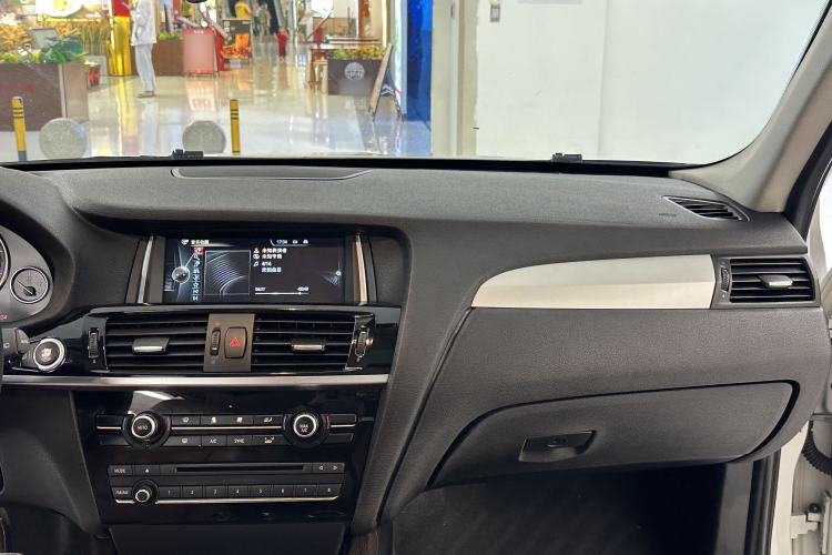 Used BMW X3 2014 xDrive28i Leading Model Interior 6