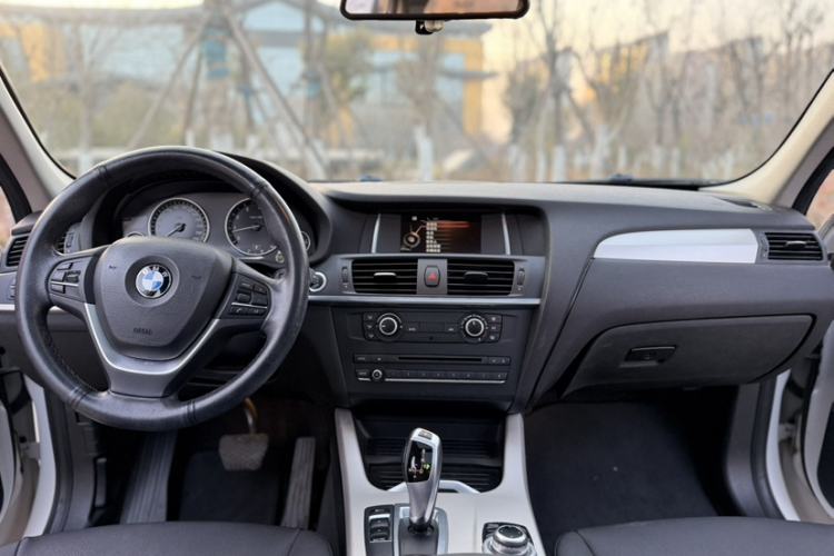 Used BMW X3 2014 xDrive20i Leading Model Interior 6
