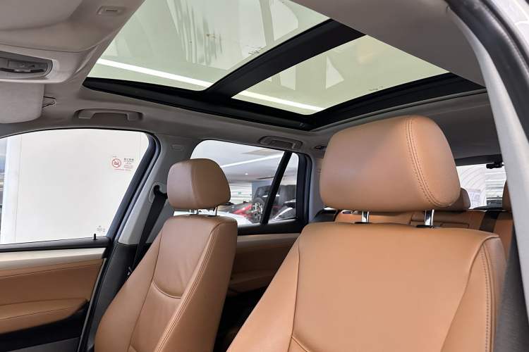 Used BMW X3 2014 xDrive28i Leading Model Interior 7