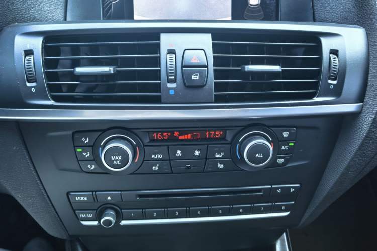 Used BMW X3 2014 xDrive20i X Design Package Interior 8