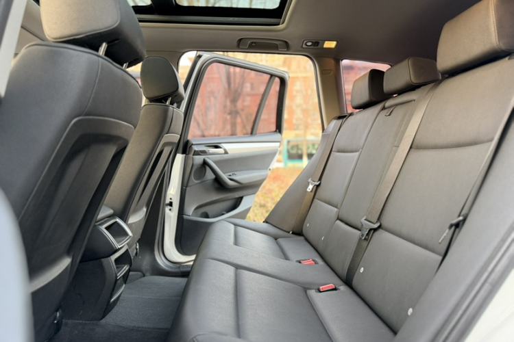 Used BMW X3 2014 xDrive20i Leading Model Interior 8