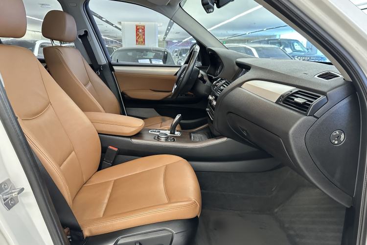 Used BMW X3 2014 xDrive28i Leading Model Interior 9