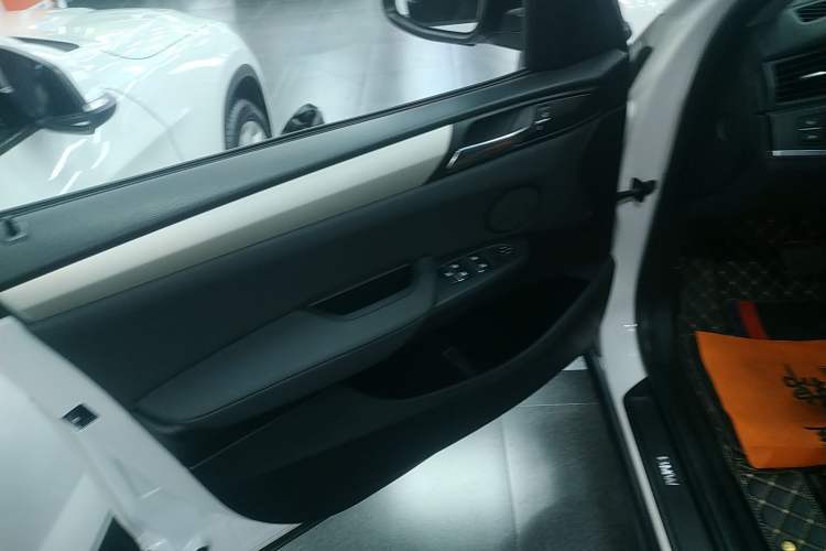 Used BMW X3 2014 xDrive20i Leading Model Left Front Door Interior