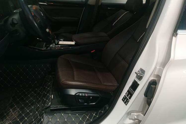 Used BMW X3 2014 xDrive20i X Design Package Left Front Seat