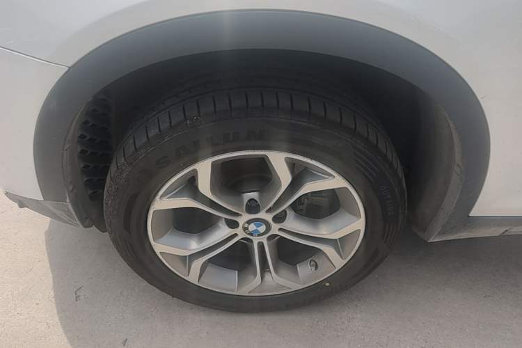 Used BMW X3 2014 xDrive20i X Design Package Left Front Wheel Hub