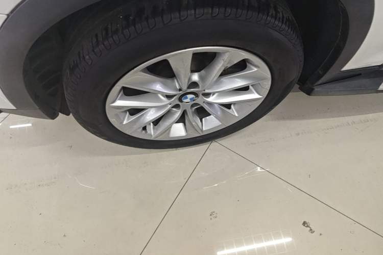 Used BMW X3 2014 xDrive28i Leading Model Left Front Wheel Hub