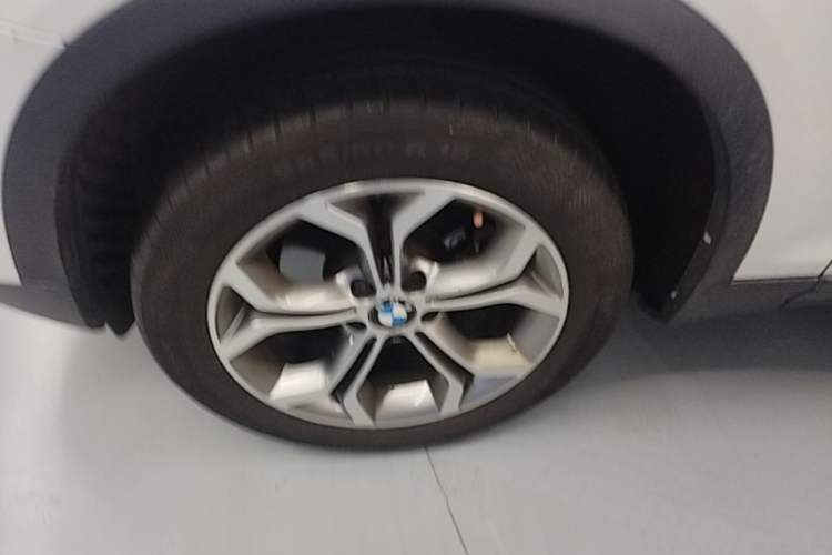 Used BMW X3 2014 xDrive20i X Design Package Left Front Wheel Hub