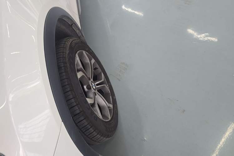 Used BMW X3 2014 xDrive20i X Design Package Left Front Wheel Hub