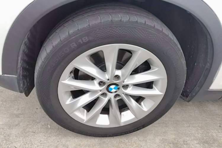 Used BMW X3 2014 xDrive28i Leading Model Left Front Wheel Hub