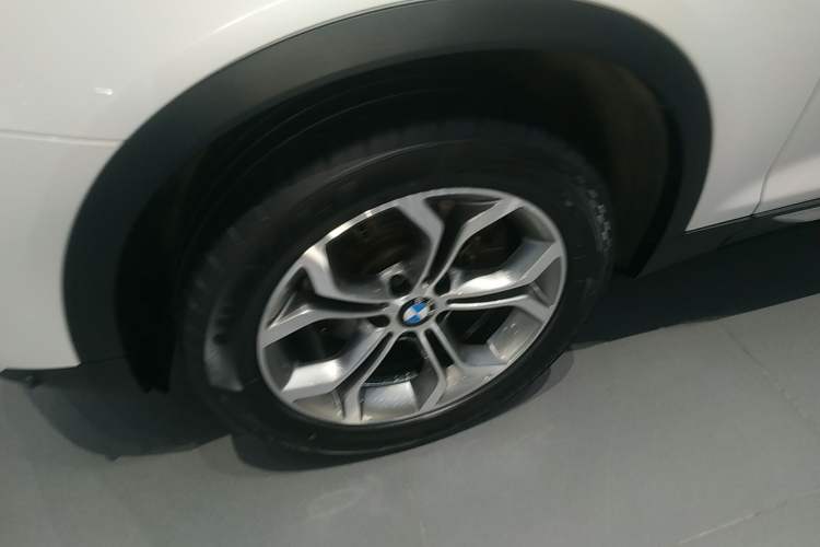 Used BMW X3 2014 xDrive20i X Design Package Left Front Wheel Hub
