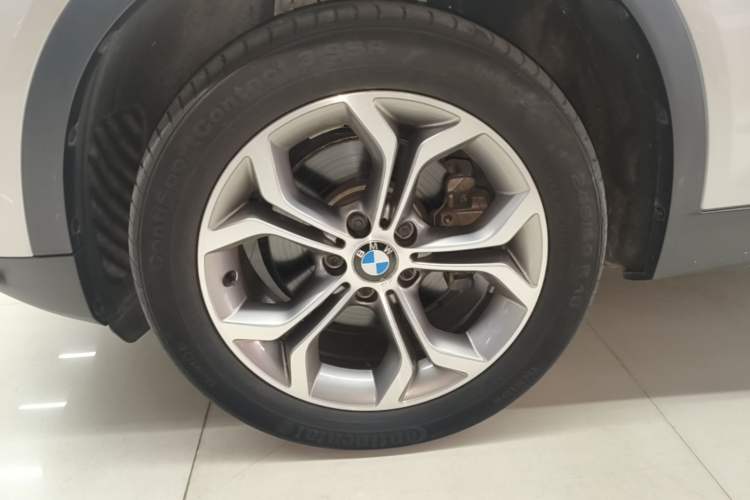 Used BMW X3 2014 xDrive20i X Design Package Left Front Wheel Hub
