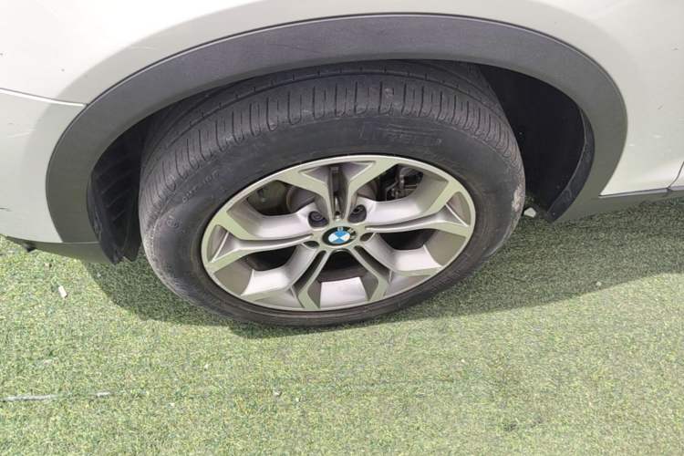Used BMW X3 2014 xDrive20i X Design Package Left Front Wheel Hub