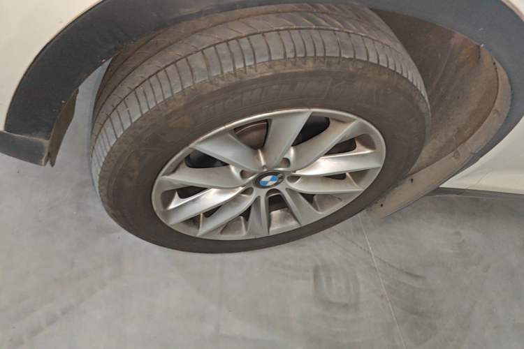 Used BMW X3 2014 xDrive28i Leading Model Left Front Wheel Hub