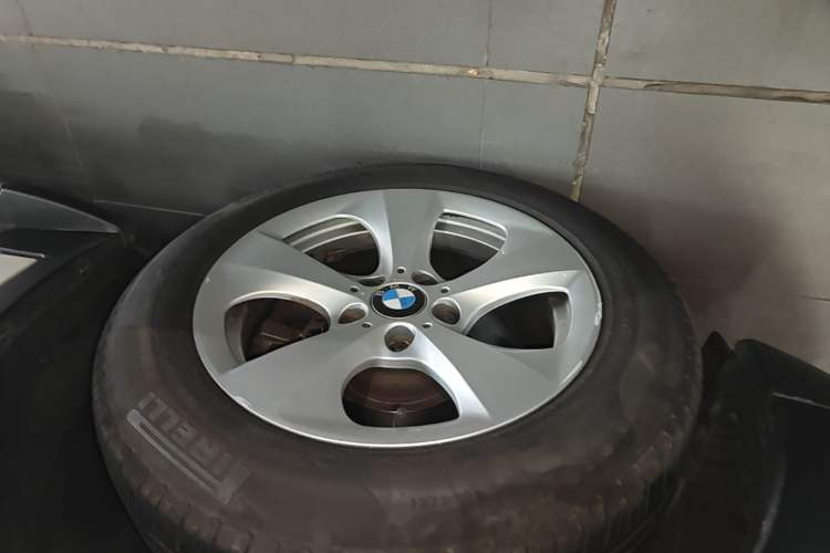 Used BMW X3 2014 xDrive20i Leading Model Left Front Wheel Hub