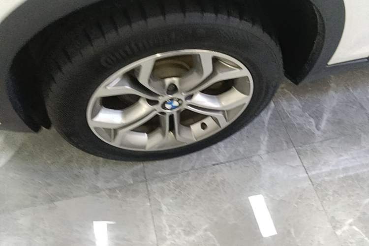 Used BMW X3 2014 xDrive20i X Design Package Left Front Wheel Hub