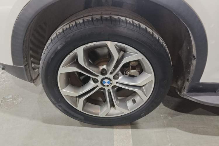 Used BMW X3 2014 xDrive20i X Design Package Left Front Wheel Hub