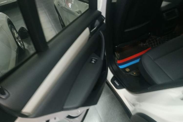 Used BMW X3 2014 xDrive20i Leading Model Left Rear Door Interior