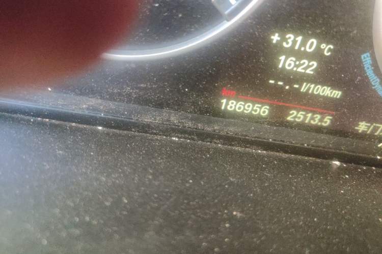 Used BMW X3 2014 xDrive20i Leading Model Odometer Close Up