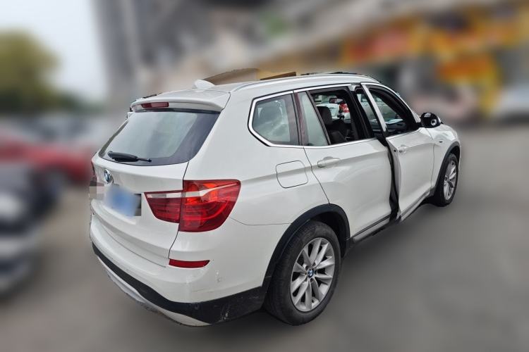 Used BMW X3 2014 xDrive20i Leading Model Rear Right 45 Deg