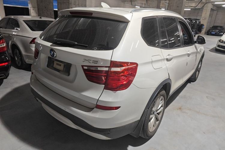 Used BMW X3 2014 xDrive28i Leading Model Rear Right 45 Deg