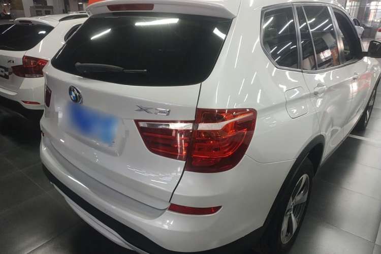 Used BMW X3 2014 xDrive20i Leading Model Rear Right 45 Deg