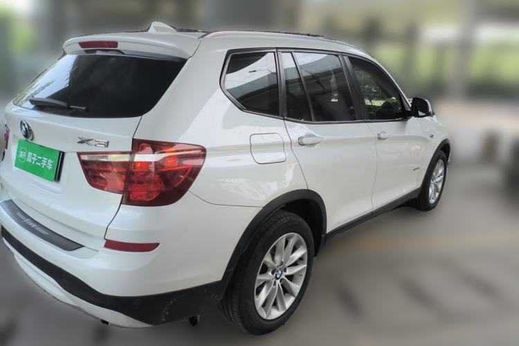 Used BMW X3 2014 xDrive28i Leading Model Rear Right 45 Deg
