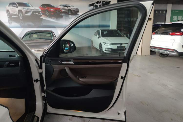 Used BMW X3 2014 xDrive20i X Design Package Right Front Door Interior