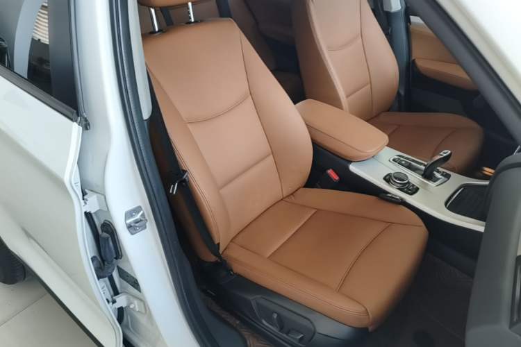 Used BMW X3 2014 xDrive28i Leading Model Right Front Seat