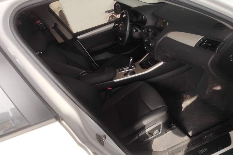 Used BMW X3 2014 xDrive20i Leading Model Right Front Seat