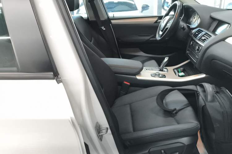 Used BMW X3 2014 xDrive20i Leading Model Right Front Seat