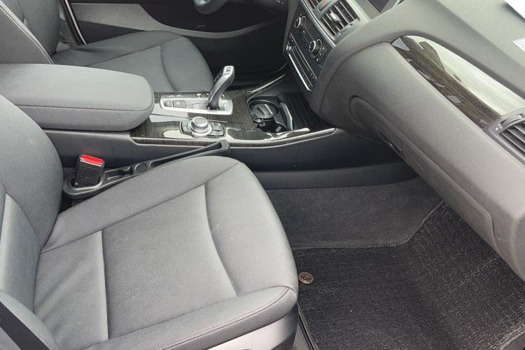 Used BMW X3 2014 xDrive20i Leading Model Right Front Seat