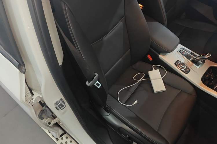 Used BMW X3 2014 xDrive20i Leading Model Right Front Seat
