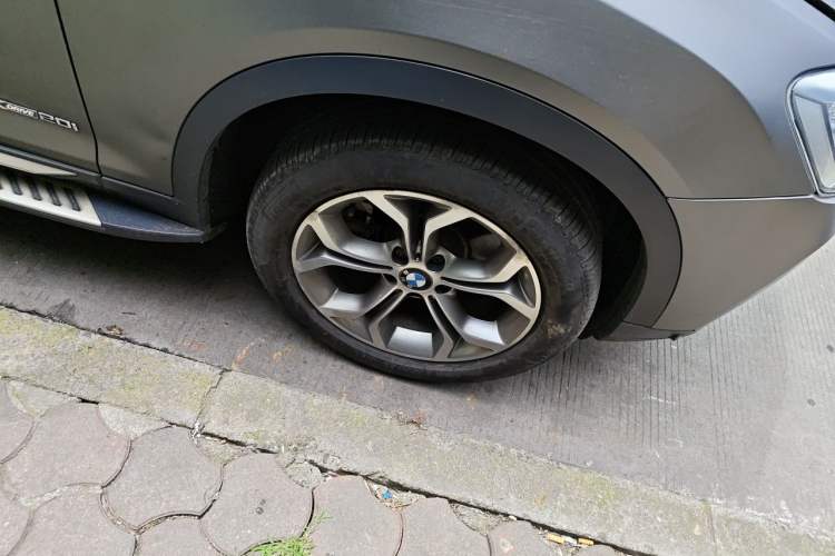 Used BMW X3 2014 xDrive20i X Design Package Right Front Wheel Hub