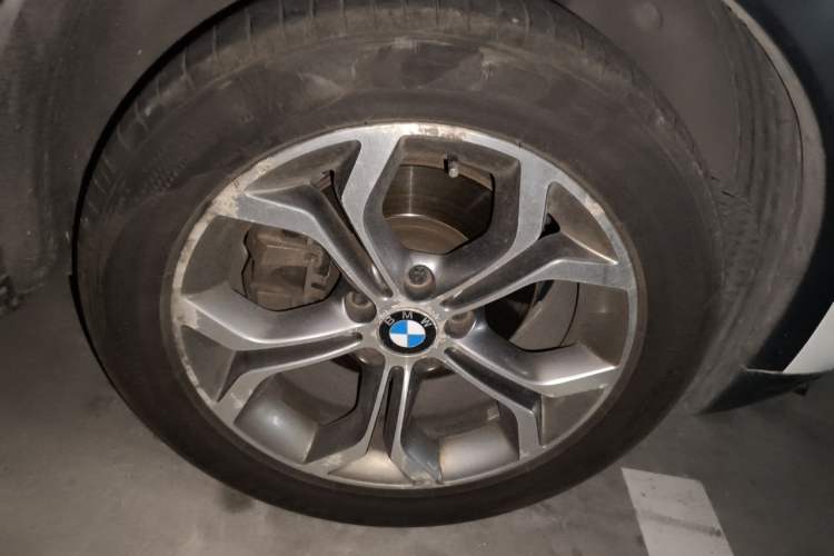 Used BMW X3 2014 xDrive20i X Design Package Right Front Wheel Hub