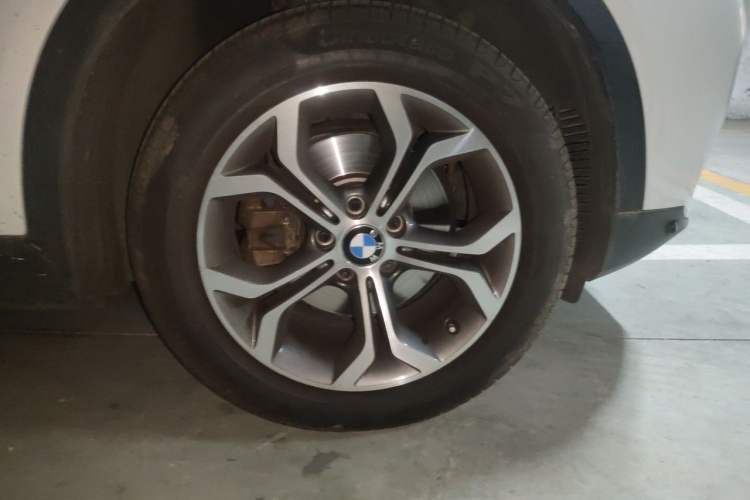 Used BMW X3 2014 xDrive20i X Design Package Right Front Wheel Hub